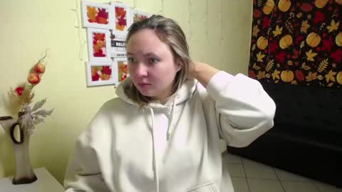 Snapshot of sallyverda chatting on 11-20-25, 06:29 Sally online show from 11-20-25, 06:29