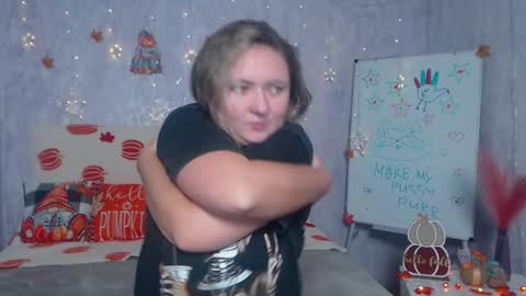 Snapshot of sallyverda chatting on 11-26-25, 08:54 Sally online show from 11-26-25, 08:54