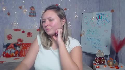 Snapshot of sallyverda chatting on 11-27-25, 08:22 Sally online show from 11-27-25, 08:22