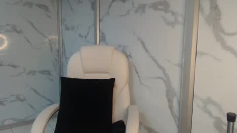 Snapshot of salmaportman_ chatting on 02-20-25, 10:05 salmaportman_ online show from 02-20-25, 10:05