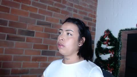 Snapshot of salome__palmer chatting on 12-19-24, 01:28 online show from 12-19-24, 01:28