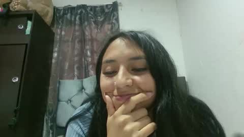 salome_parra21 online show from 11-04-25, 09:47