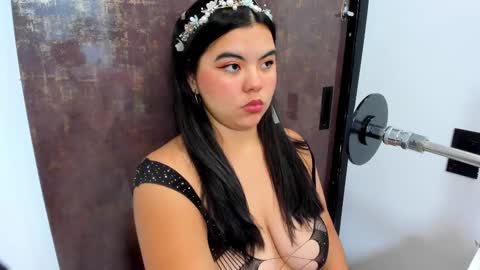 Snapshot of salomee_bigboobs chatting on 09-28-25, 02:39 Salome online show from 09-28-25, 02:39