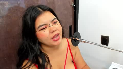 Snapshot of salomee_bigboobs chatting on 10-06-25, 03:59 Salome online show from 10-06-25, 03:59