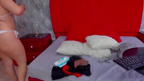 SalomeEvanz online show from 05-13-26, 05:54