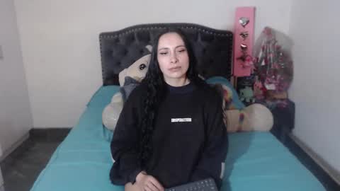 yenny online show from 10-18-25, 04:37