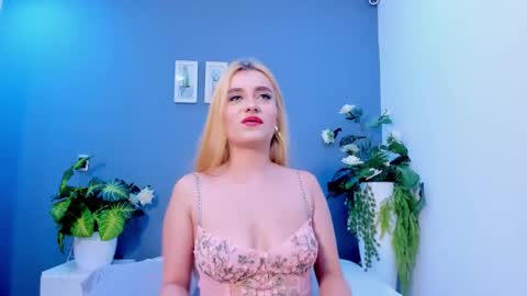 Salome Larzon online show from 04-27-26, 11:03