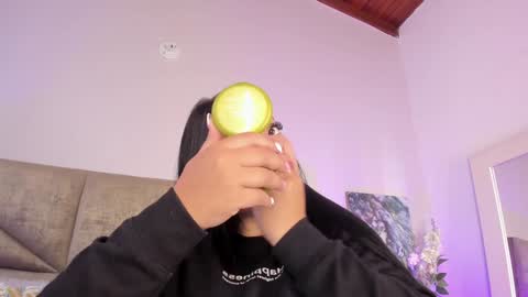 Salome online show from 02-05-25, 01:22