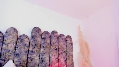 Salome online show from 10-18-25, 10:43