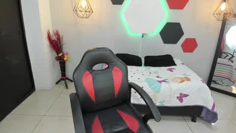 martina online show from 02-10-25, 01:14