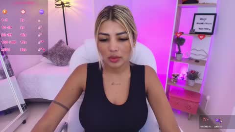 Snapshot of saloomee__ chatting on 01-18-25, 11:43 SALOME online show from 01-18-25, 11:43