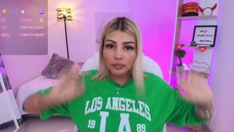 Snapshot of saloomee__ chatting on 01-20-25, 11:56 SALOME online show from 01-20-25, 11:56