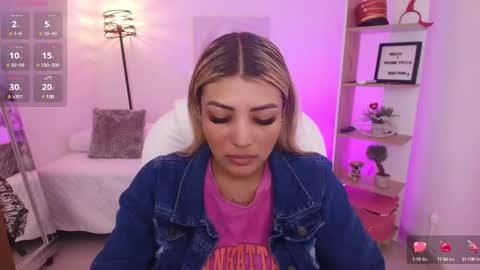 Snapshot of saloomee__ chatting on 02-13-25, 11:17 SALOME online show from 02-13-25, 11:17