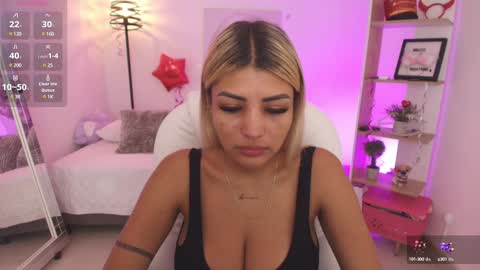 Snapshot of saloomee__ chatting on 02-21-25, 12:06 SALOME online show from 02-21-25, 12:06