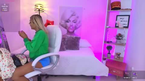 Snapshot of saloomee__ chatting on 02-24-25, 11:43 SALOME online show from 02-24-25, 11:43