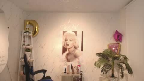 Snapshot of saloomee__ chatting on 09-20-25, 10:16 SALOME online show from 09-20-25, 10:16