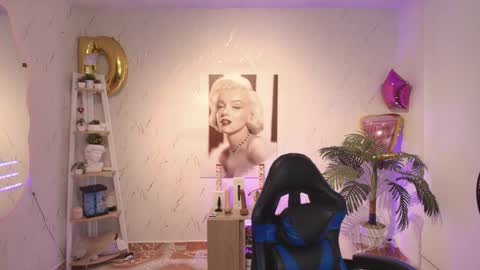 Snapshot of saloomee__ chatting on 09-21-25, 09:22 SALOME online show from 09-21-25, 09:22