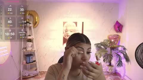 Snapshot of saloomee__ chatting on 10-04-25, 11:08 SALOME online show from 10-04-25, 11:08