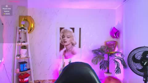 Snapshot of saloomee__ chatting on 10-10-25, 11:20 SALOME online show from 10-10-25, 11:20