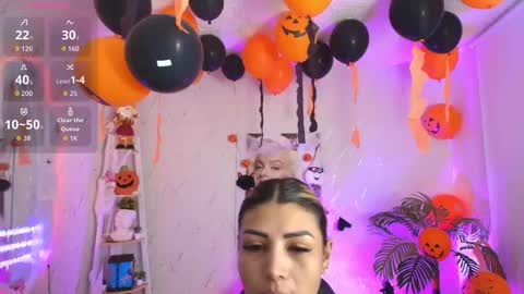 Snapshot of saloomee__ chatting on 10-22-25, 11:21 SALOME online show from 10-22-25, 11:21