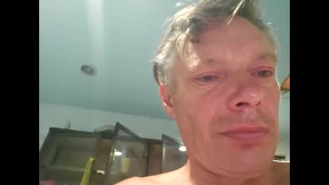 Snapshot of salsapaulus chatting on 02-16-26, 10:11 salsapaulus online show from 02-16-26, 10:11