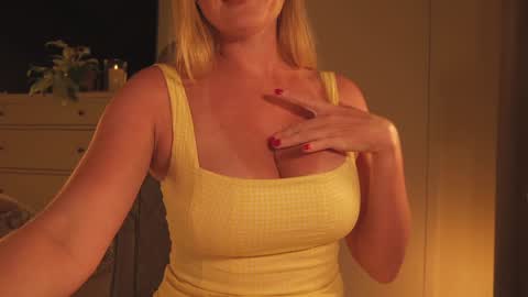 IsaBella-  online show from 02-19-26, 08:49