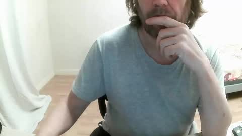 Saltimbanquier  Salt  ou  Banquier  online show from 01-17-25, 02:50