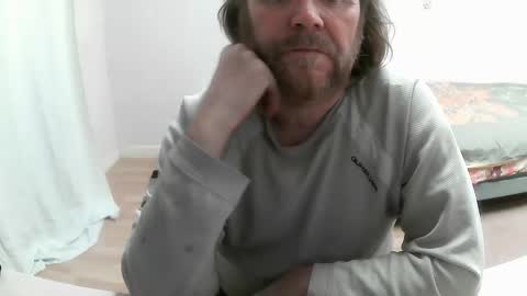 Saltimbanquier  Salt  ou  Banquier  online show from 02-17-25, 02:59