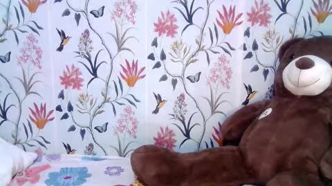 Snapshot of saltwatermuse chatting on 09-22-25, 02:52 Ask me  online show from 09-22-25, 02:52