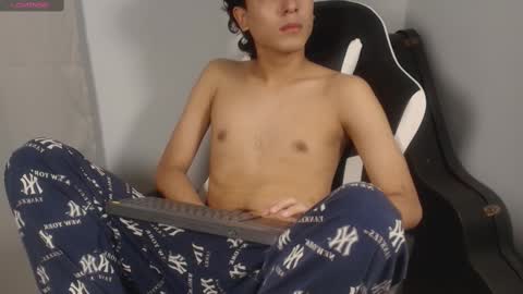 Snapshot of salvatore_montt chatting on 02-13-25, 03:35 salvatore_montt online show from 02-13-25, 03:35