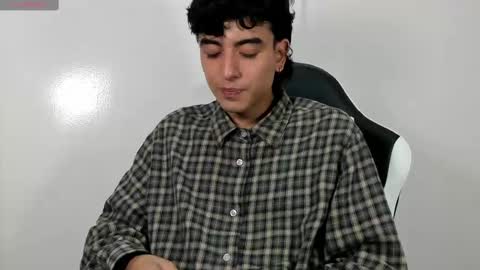 Snapshot of salvatore_montt chatting on 03-01-25, 06:03 salvatore_montt online show from 03-01-25, 06:03