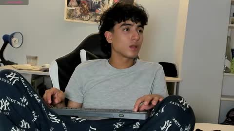 Snapshot of salvatore_montt chatting on 03-04-25, 05:11 salvatore_montt online show from 03-04-25, 05:11