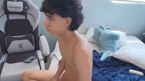 Snapshot of salvatore_montt chatting on 10-15-25, 07:03 salvatore_montt online show from 10-15-25, 07:03