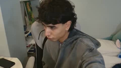 Snapshot of salvatore_montt chatting on 10-17-25, 07:00 salvatore_montt online show from 10-17-25, 07:00