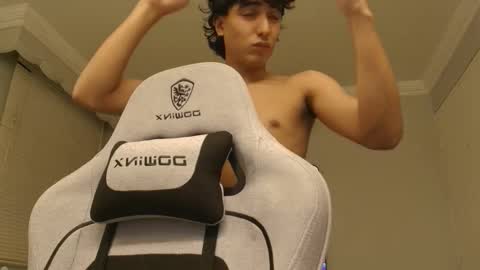 Snapshot of salvatore_montt chatting on 10-19-25, 04:13 salvatore_montt online show from 10-19-25, 04:13