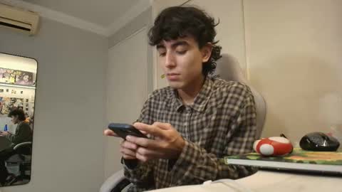 Snapshot of salvatore_montt chatting on 11-23-25, 10:31 salvatore_montt online show from 11-23-25, 10:31