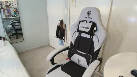 Snapshot of salvatore_montt chatting on 11-29-25, 06:44 salvatore_montt online show from 11-29-25, 06:44