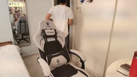 Snapshot of salvatore_montt chatting on 12-04-25, 04:27 salvatore_montt online show from 12-04-25, 04:27