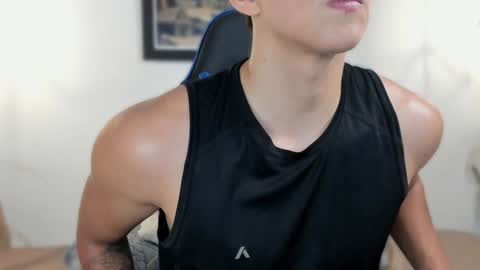 Snapshot of salvatore_romanoo chatting on 02-05-25, 12:53 Salvatore online show from 02-05-25, 12:53