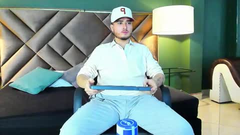 Snapshot of salvattore_muller chatting on 02-10-26, 06:06 Salvatore online show from 02-10-26, 06:06