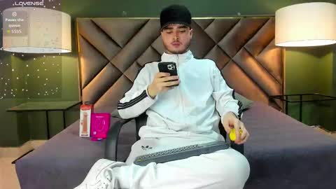 Snapshot of salvattore_muller chatting on 02-22-26, 05:30 Salvatore online show from 02-22-26, 05:30