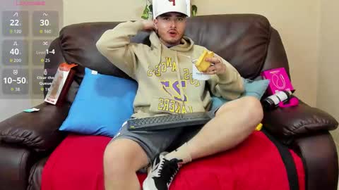 Snapshot of salvattore_muller chatting on 03-06-26, 02:08 Salvatore online show from 03-06-26, 02:08