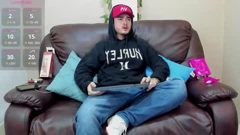 Snapshot of salvattore_muller chatting on 03-08-26, 11:52 Salvatore online show from 03-08-26, 11:52