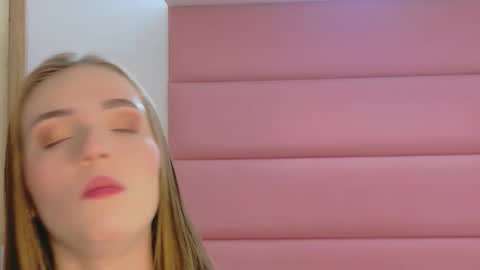 sam_and_lisa_ online show from 11-11-25, 12:54