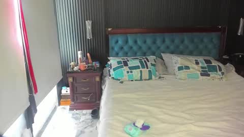 Sam and Molly online show from 09-19-25, 06:52