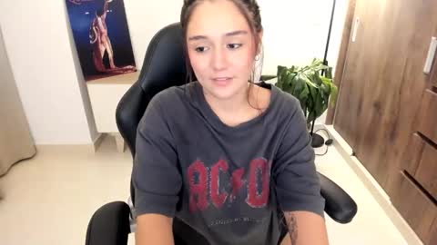 Snapshot of sam_cherry69 chatting on 11-22-25, 05:23 Samy cherry online show from 11-22-25, 05:23