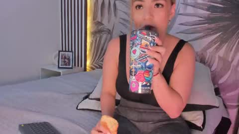 Samaantha  online show from 09-25-25, 11:47