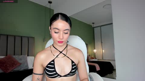 Snapshot of samaantharey chatting on 02-08-25, 12:17 Samantha online show from 02-08-25, 12:17