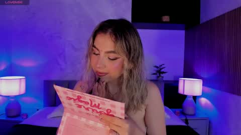 Snapshot of samanta_bone chatting on 01-17-25, 09:28 Samanta online show from 01-17-25, 09:28