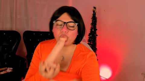 Snapshot of samanta_cutee1 chatting on 01-03-25, 11:35 SAMANTA online show from 01-03-25, 11:35